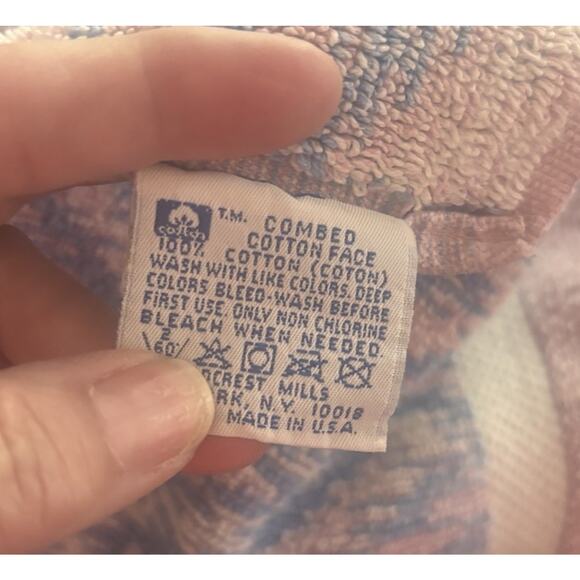 EUC Vintage Fieldcrest Royal Velvet Bath Towel Combed Cotton Loops Pink Zig Zag - Picture 3 of 5